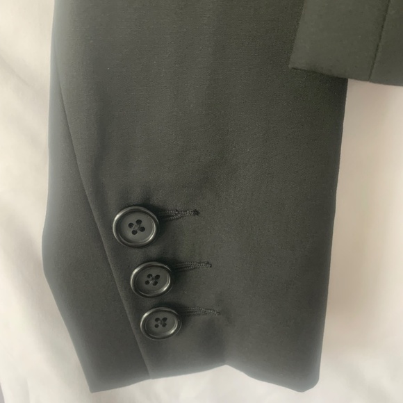 Cropped black blazer - Picture 7 of 8